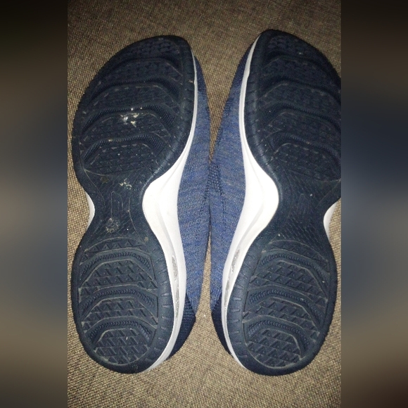 Skechers relaxed fit memory foam slide on shoes size 8.5 - Picture 3 of 3